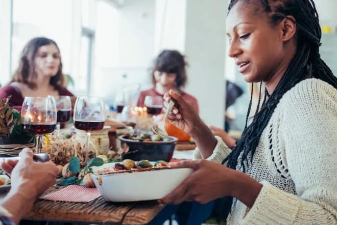 Your Festive Food Mood: A Mindful Eating Guide For the Holidays